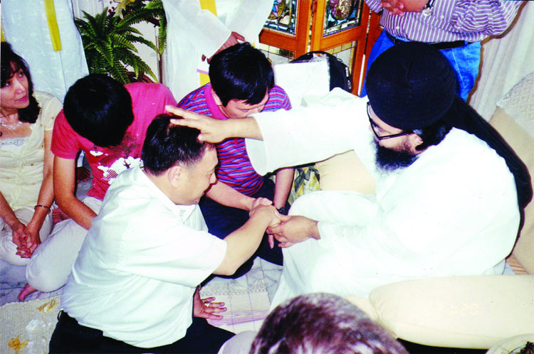 কোরআন হাদিস মতে অবশ্যই কামেল পীর-মুর্শিদ ধরতেই হবে