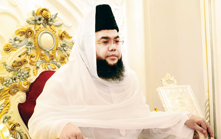 প্রিয় নবী (সঃ)-এর ব্যবহৃত পোশাক জুব্বা পাগড়ী এবং চুল মোবারকের পরিধির বিবরণ