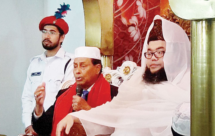 পৃথিবীতে শান্তি ফিরিয়ে আনতে হলে কুতুববাগী বাবার মত মহা সাধককে অনুসরণ দরকার